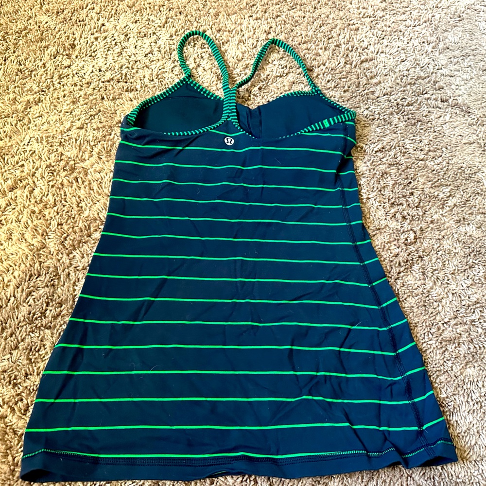 Lululemon yoga tank with built in bra, size 4